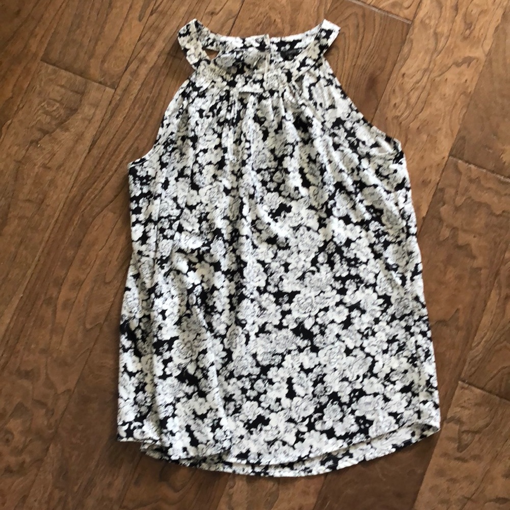 Sleeveless blouse